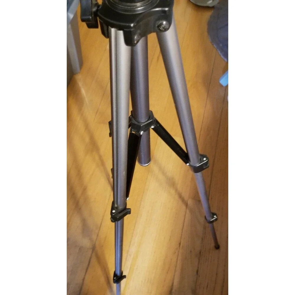 Adjustable aluminum Tripod approximately 39